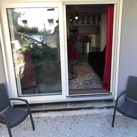 Apartment Stylisches Maybach Mit Terrasse Fuer 5 Personen, 5 Betten, Grosse Kochinsel, Homeoffice Mit 250mbit Wlan Aidlingen