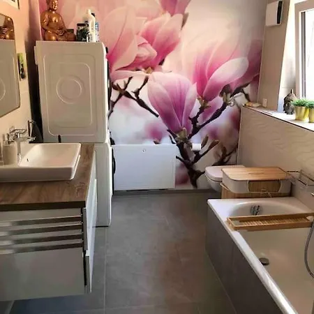 Apartamento Stylisches Maybach Mit Terrasse Für 5 Personen, 5 Betten, Große Kochinsel, Homeoffice Mit 250mbit Wlan Aidlingen