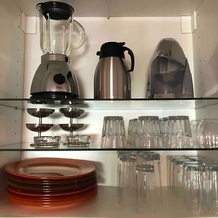 Stylisches Maybach Mit Terrasse Für 5 Personen, 5 Betten, Große Kochinsel, Homeoffice Mit 250mbit Wlan Apartment