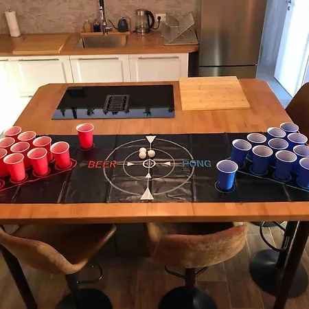 Stylisches Maybach Mit Terrasse Fuer 5 Personen, 5 Betten, Grosse Kochinsel, Homeoffice Mit 250mbit Wlan *