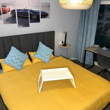 Stylisches Maybach Mit Terrasse Für 5 Personen, 5 Betten, Große Kochinsel, Homeoffice Mit 250mbit Wlan *