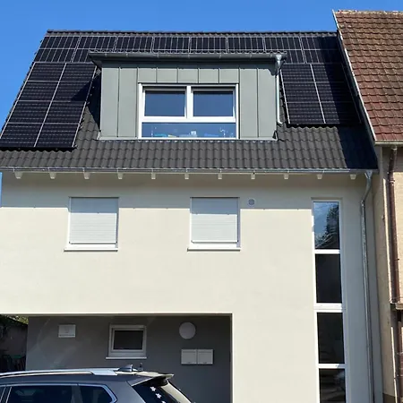 Stylisches Maybach Mit Terrasse Fuer 5 Personen, 5 Betten, Grosse Kochinsel, Homeoffice Mit 250mbit Wlan Apartment Aidlingen