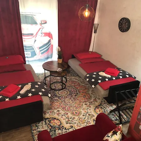 Stylisches Maybach Mit Terrasse Für 5 Personen, 5 Betten, Große Kochinsel, Homeoffice Mit 250mbit Wlan * Aidlingen