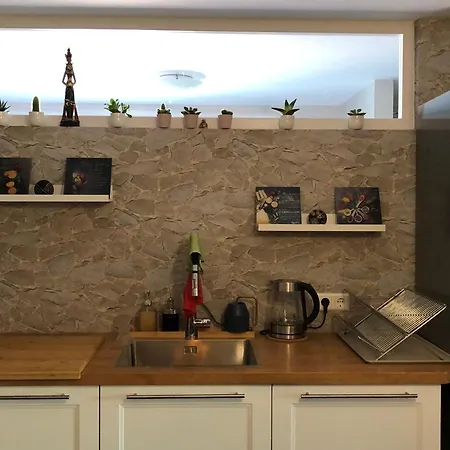 Apartment Stylisches Maybach Mit Terrasse Für 5 Personen, 5 Betten, Große Kochinsel, Homeoffice Mit 250mbit Wlan