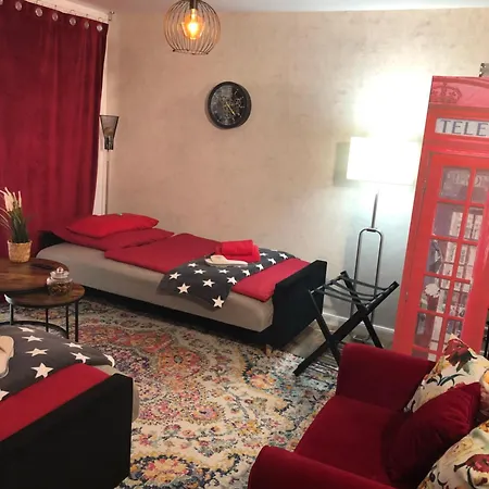 Apartment Stylisches Maybach Mit Terrasse Fuer 5 Personen, 5 Betten, Grosse Kochinsel, Homeoffice Mit 250mbit Wlan