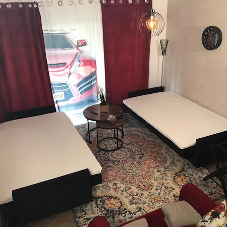 Stylisches Maybach Mit Terrasse Für 5 Personen, 5 Betten, Große Kochinsel, Homeoffice Mit 250mbit Wlan